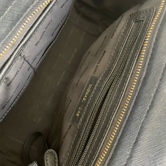 MICHAEL KORS purse and wallet BOTH FOR 85 - Picture 10 of 12